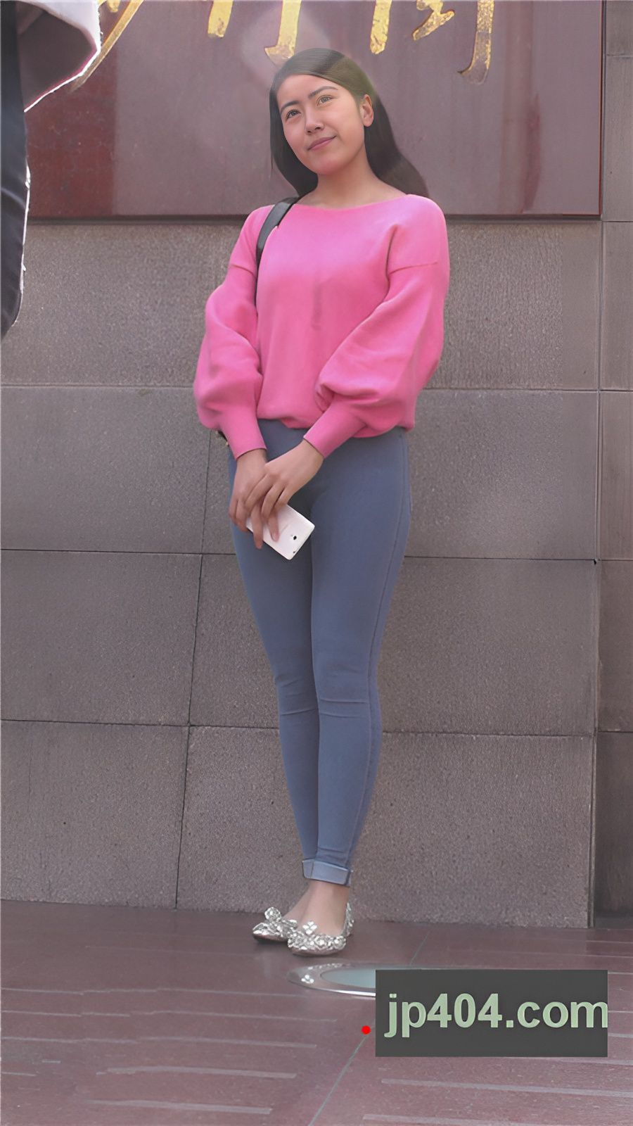 一直在拍照的牛仔小姐姐[2.57G/MP4]