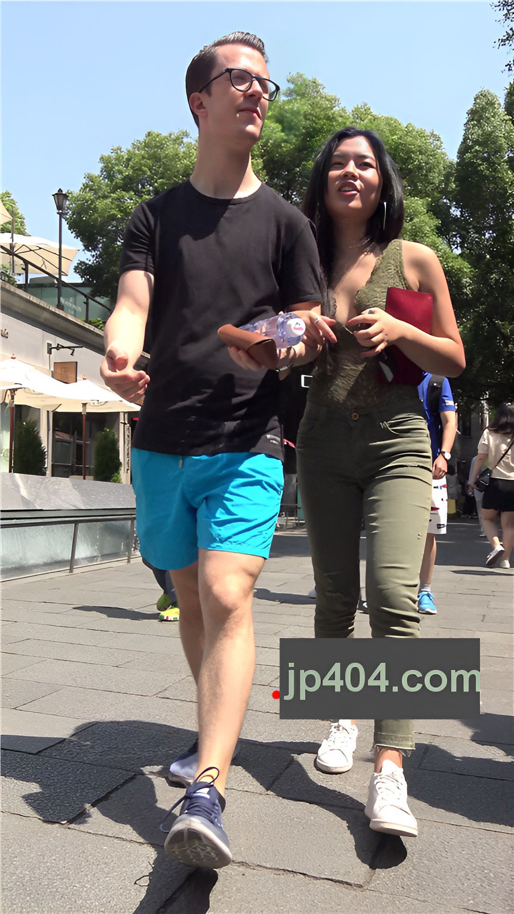 丰满的妹子[1.73G/MP4]