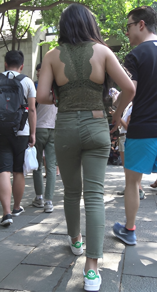 丰满的妹子[1.73G/MP4]