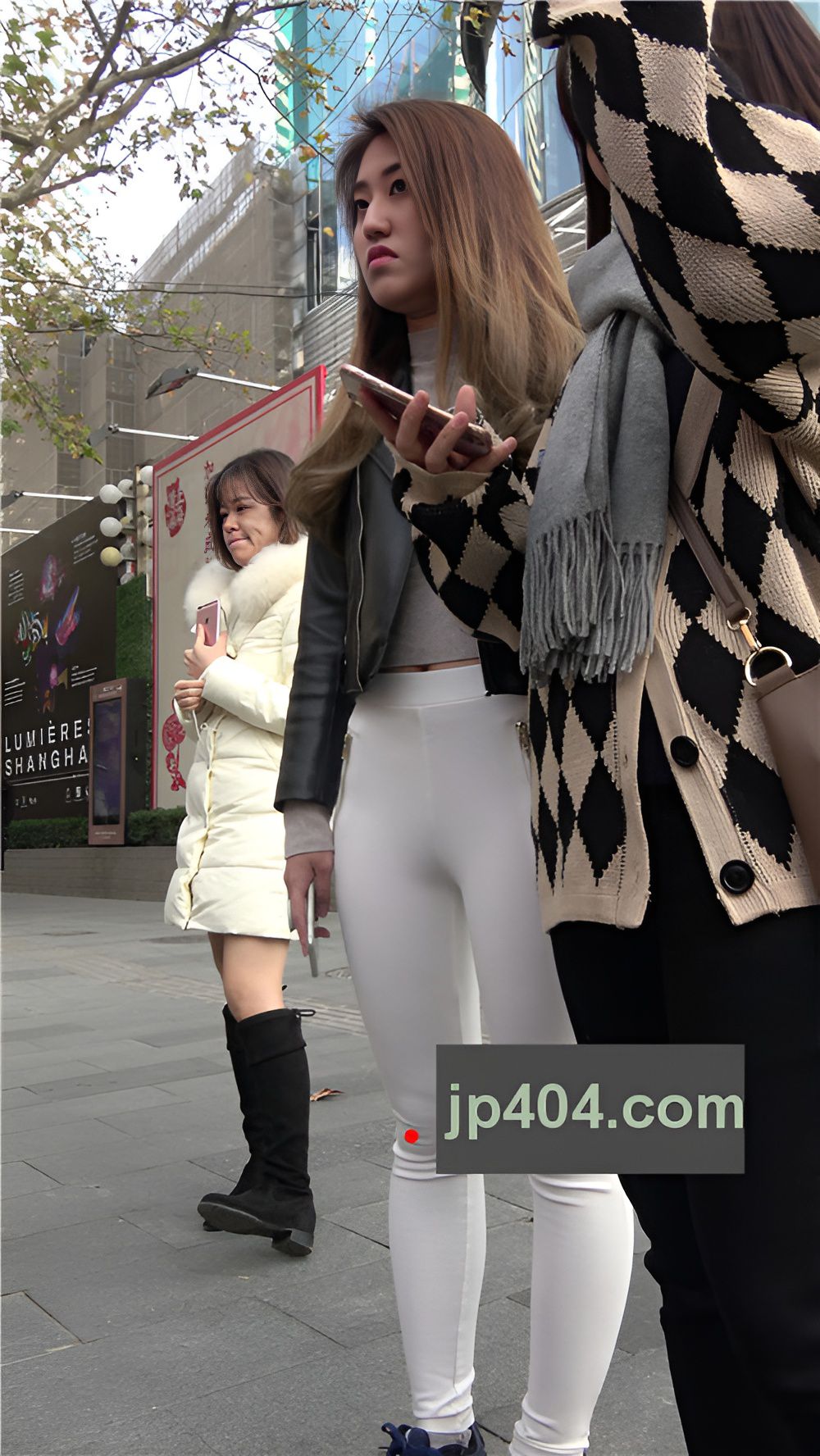 极品白裤紧身饱满美眉《一》[1.79G/MP4]