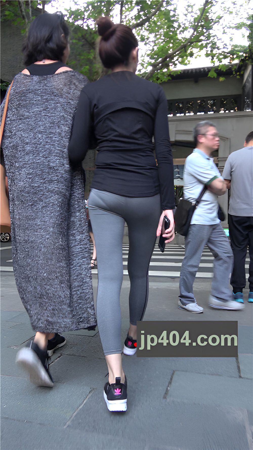 性感的紧身瑜伽课妹子[2.74G/MP4]