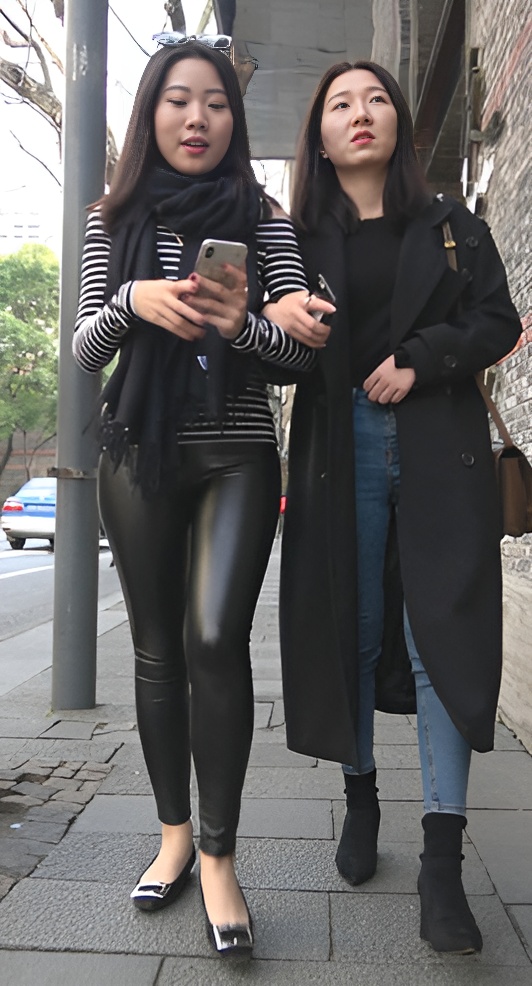 漂亮的极品皮裤小姐姐《一》[1.01G/MP4]