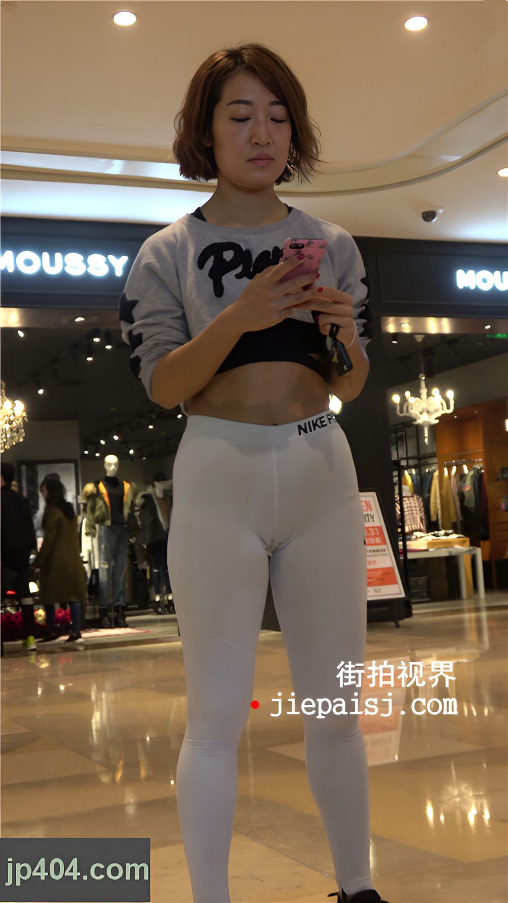 短发白色紧身裤美眉《一》[1.33G/MP4]