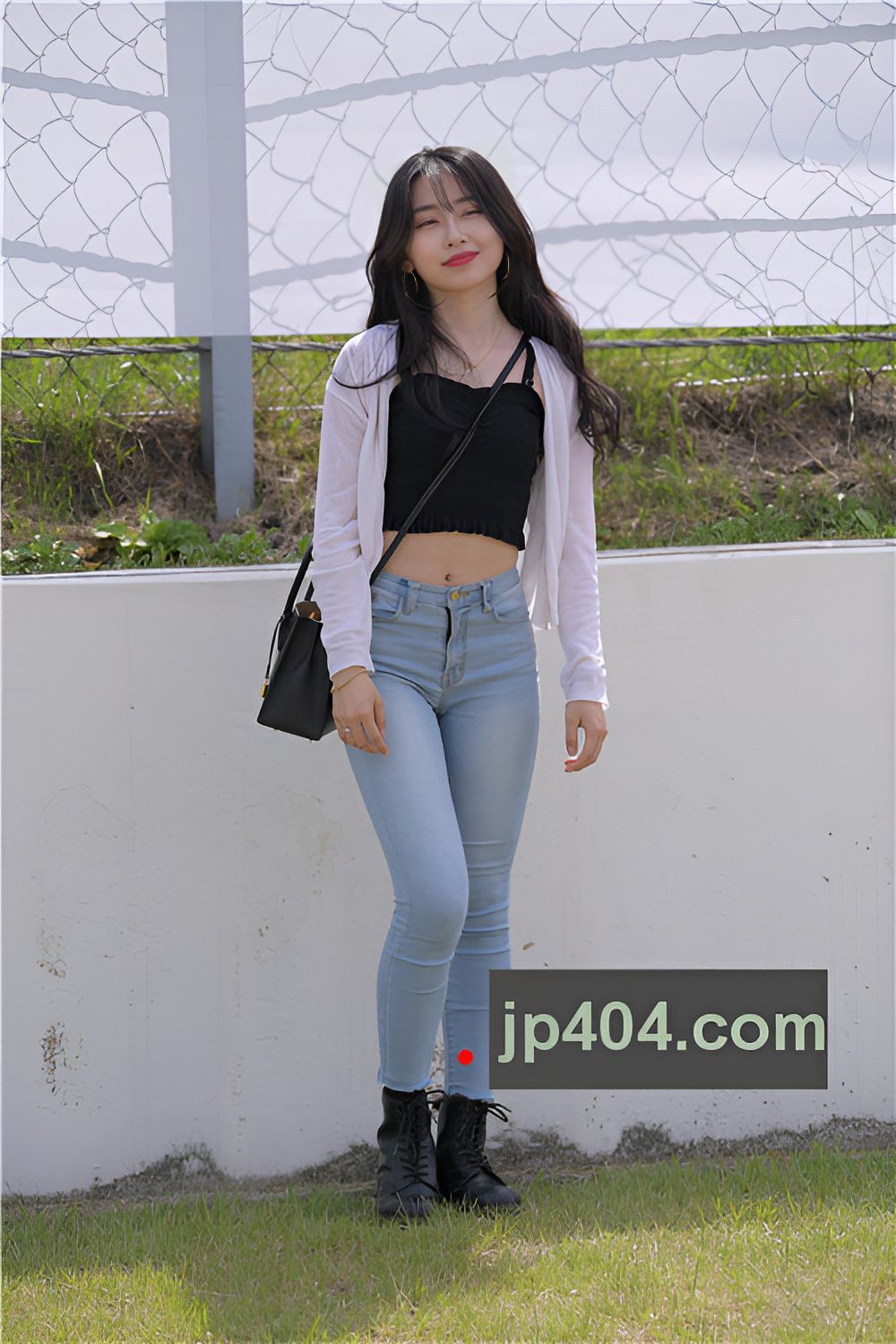 街拍露腰的牛仔小姐姐(43P)[1.01G/JPG]