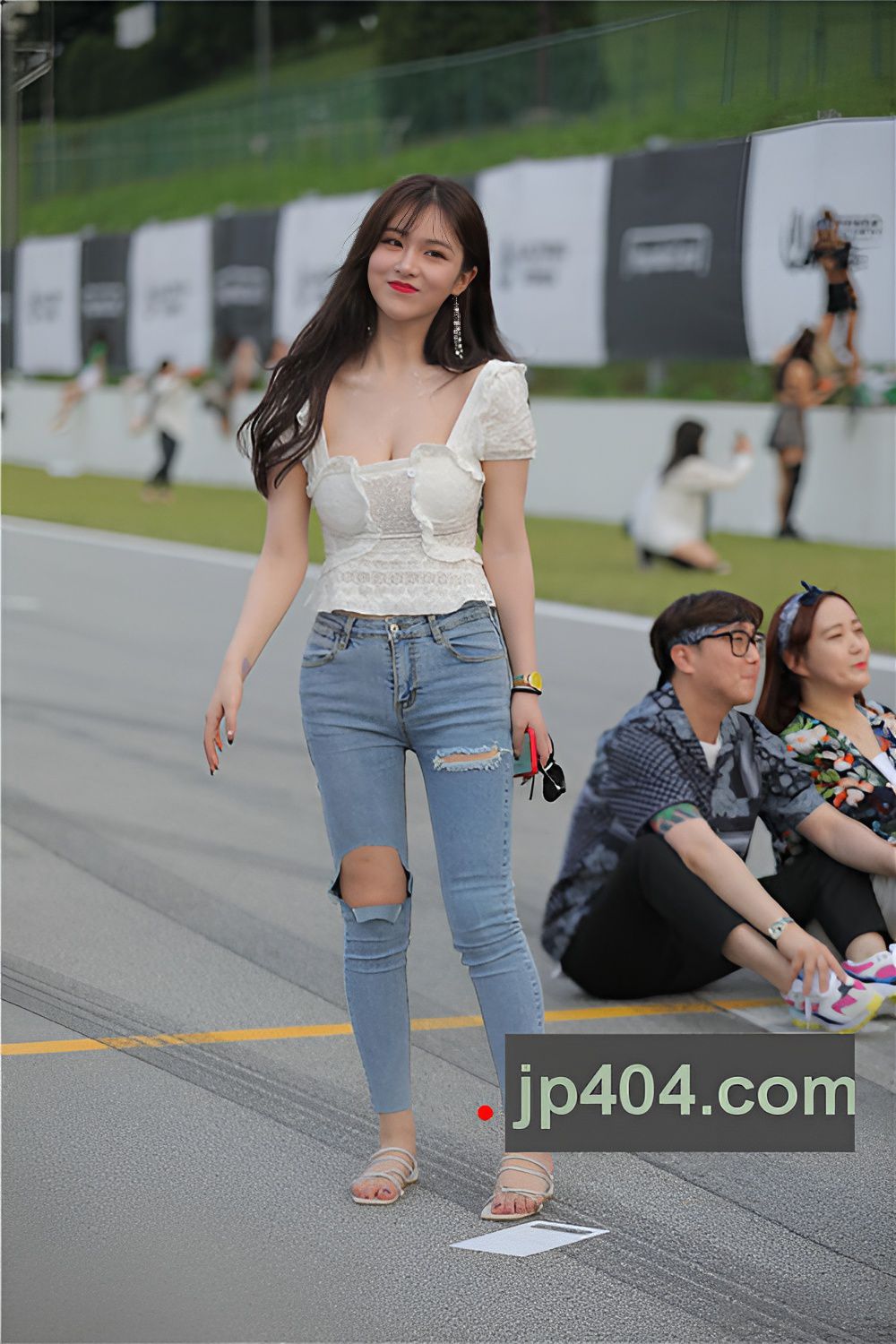 街拍牛仔裤美女(28P)[255M/JPG]