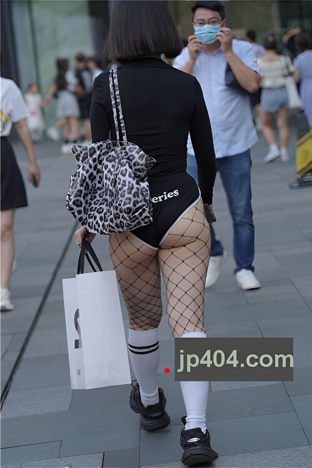 丰满的潮妹(318P)[5.29G/JPG]