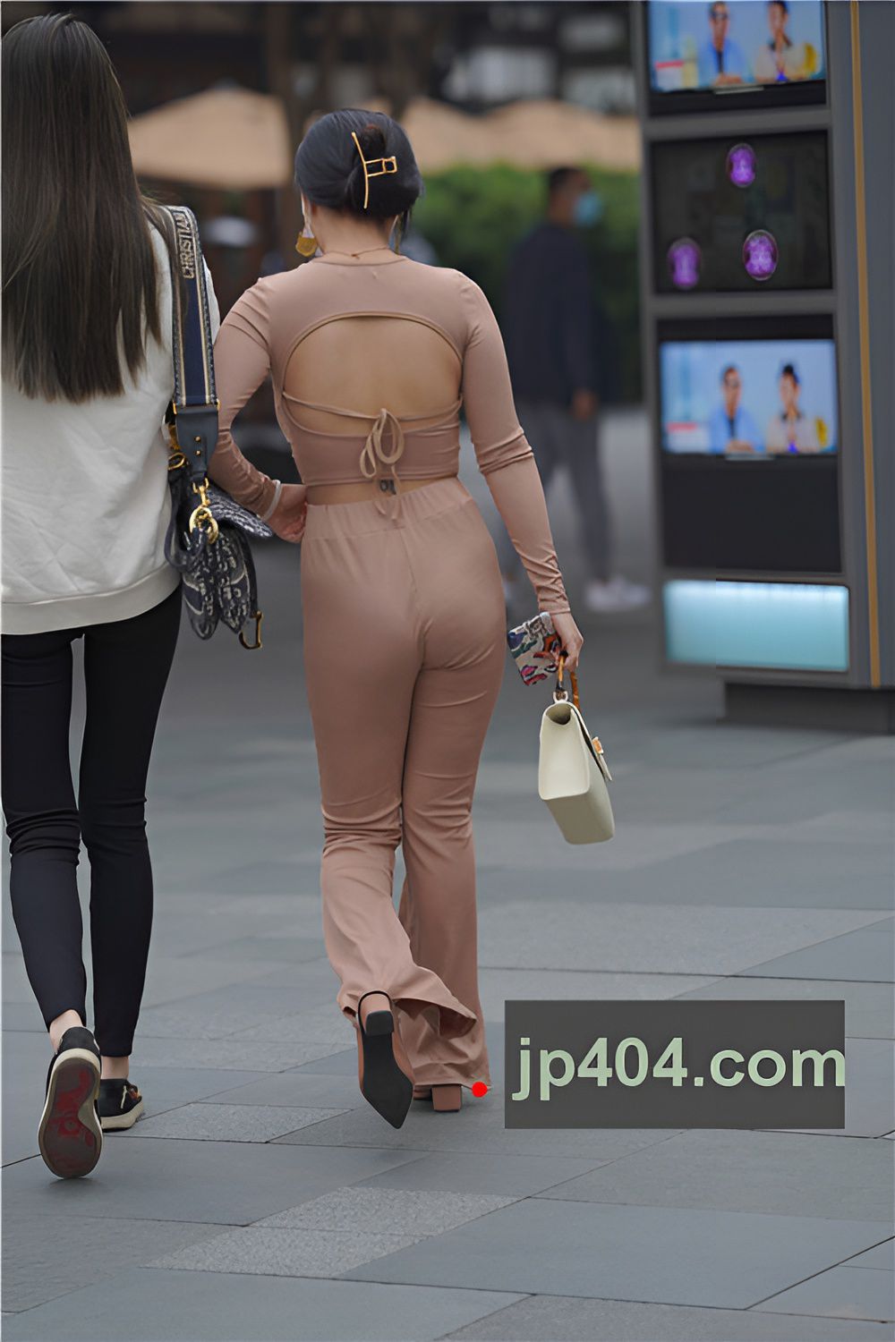 凹凸有致美女【套图+视频】