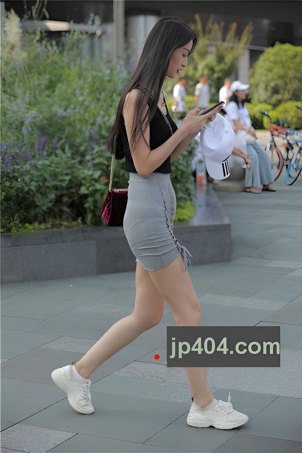 长腿灰色包臀裙美女(95P)[726M/JPG]