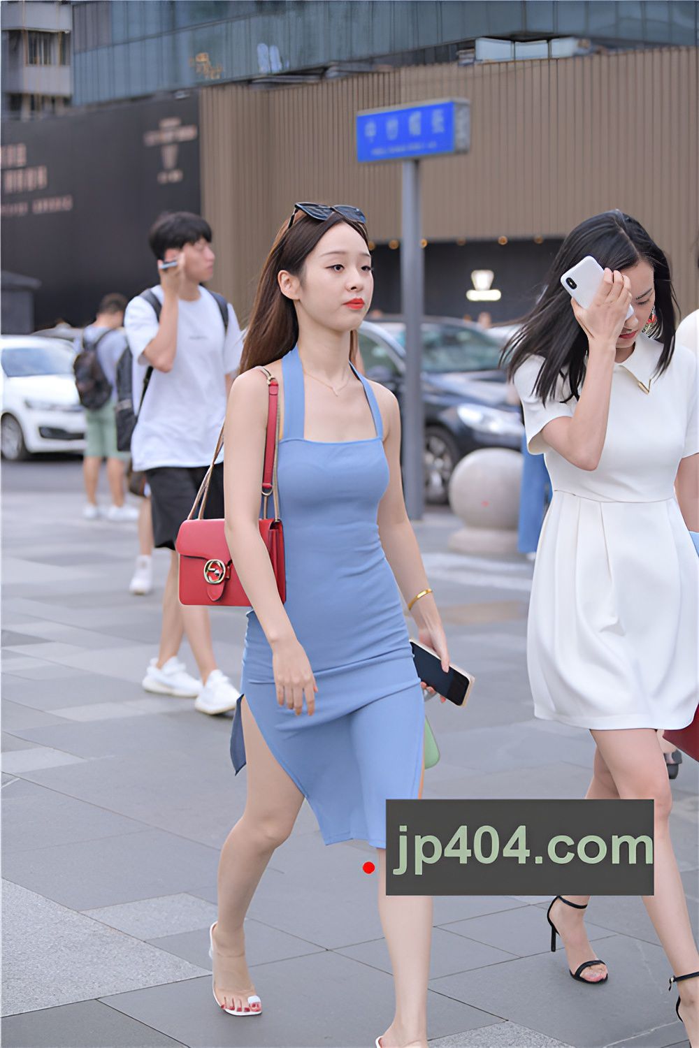 吊带连体裙小姐姐(50P)[593M/JPG]