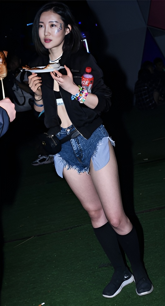 牛仔月牙美女(117P)[1.83G/JPG]