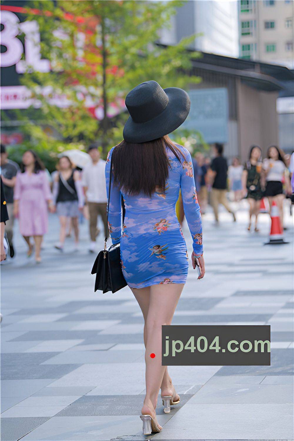 蓝色紧身包臀裙美女(43P)[309M/JPG]