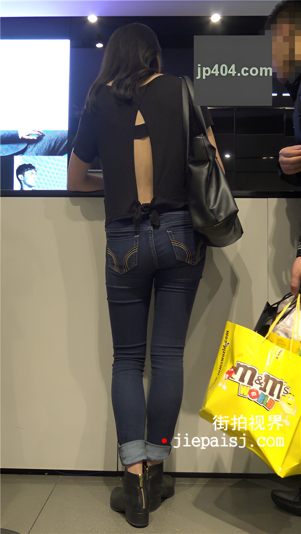 漂亮的牛仔裤长腿美女[1.4G/MP4]