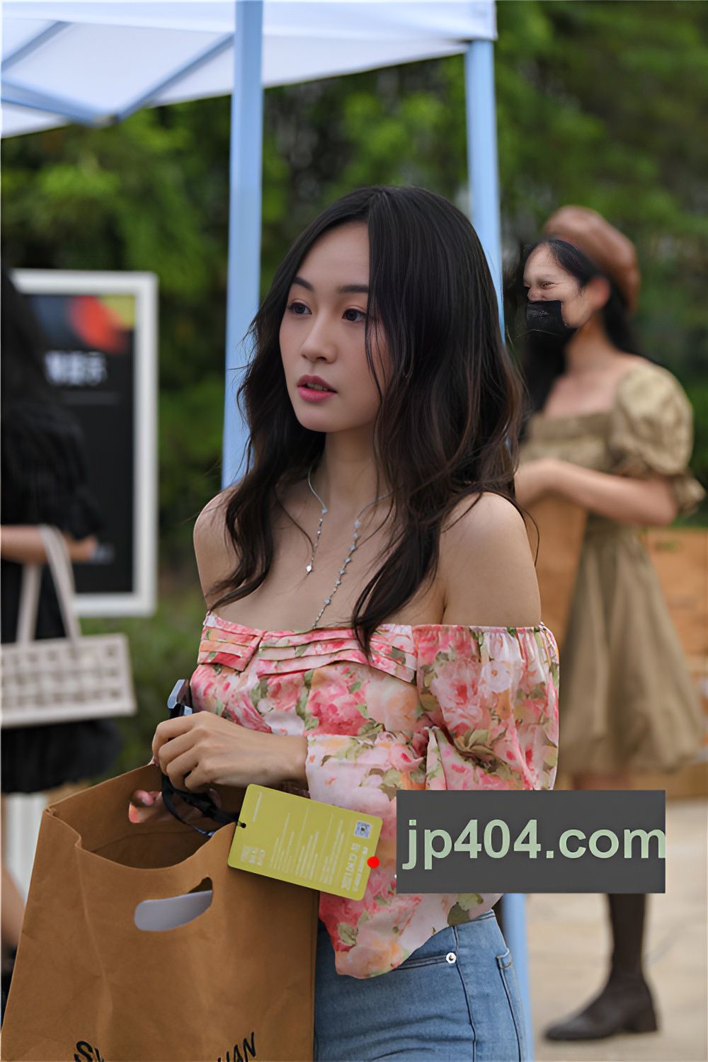 牛仔紧身裤小姐姐【套图+视频】