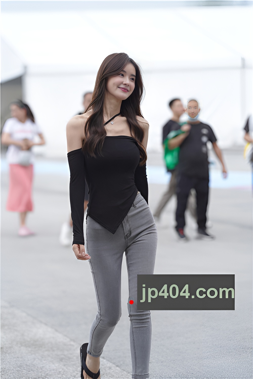 灰色牛仔裤美女【套图+视频】