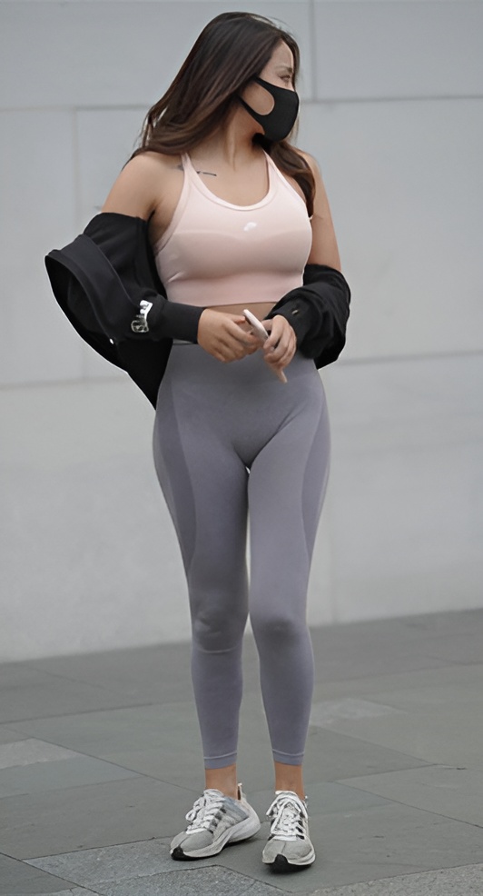 极品紧身裤美女【套图+视频】