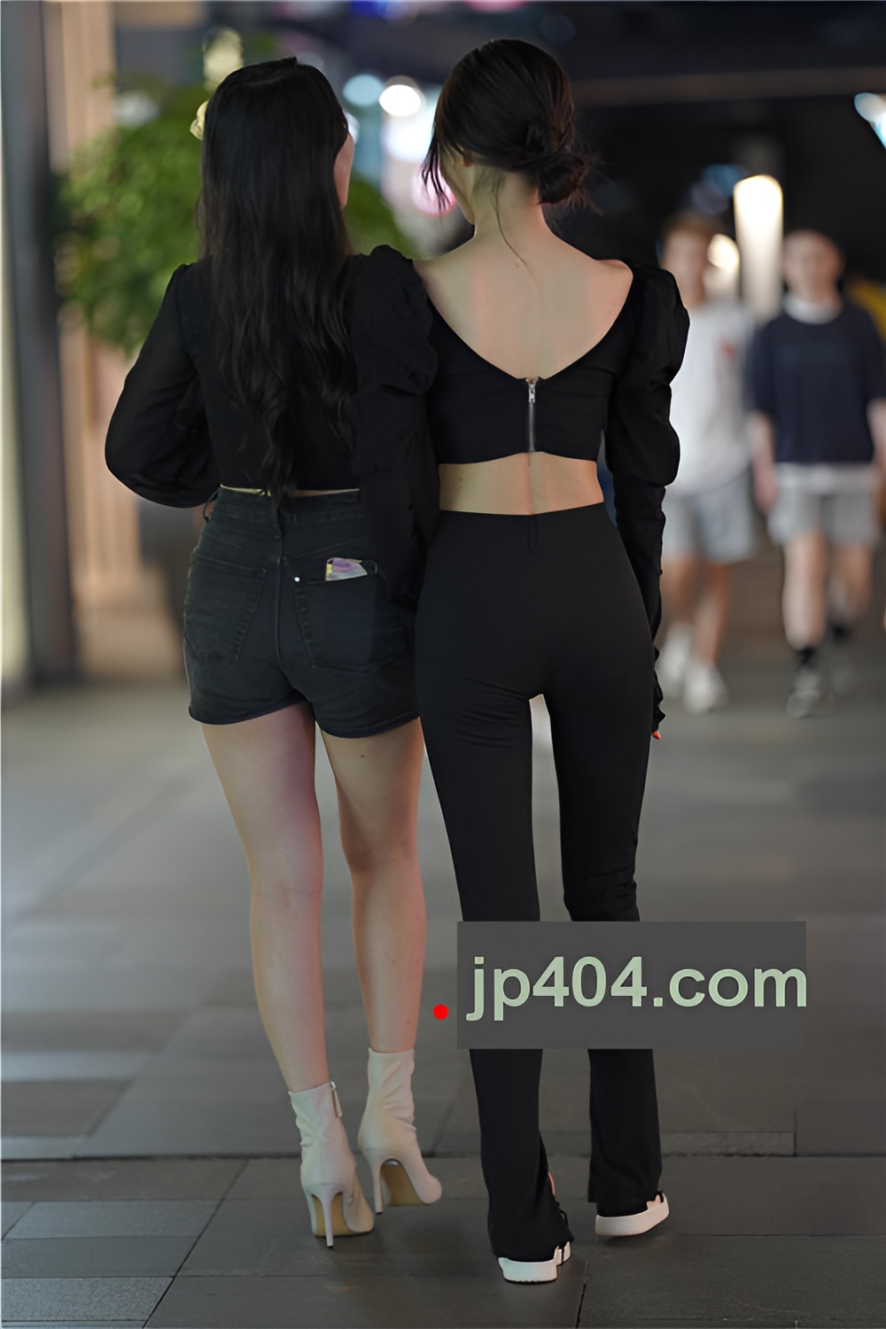 漂亮的黑色紧身裤小姐姐(151P)[2.39G/JPG]