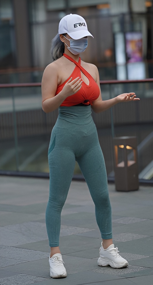 高腰紧身裤健身妹子【套图+视频】