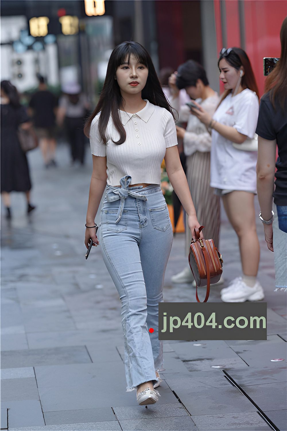 牛仔紧身裤丰腴美女【套图+视频】