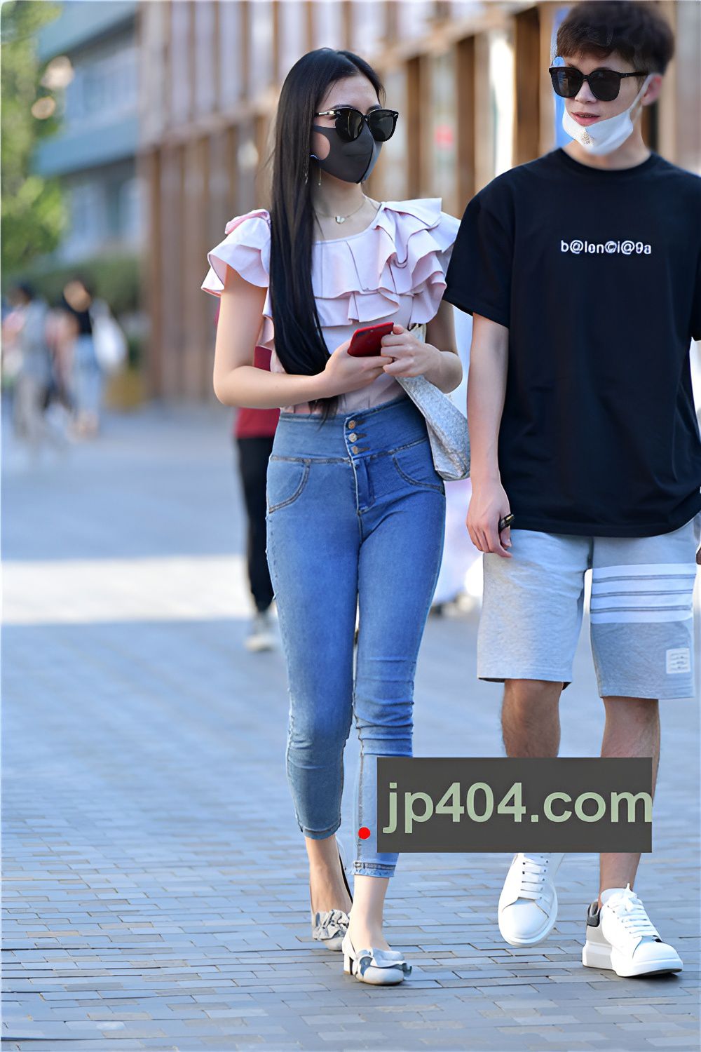 高腰牛仔紧身裤小姐姐(21P)[411M/JPG]