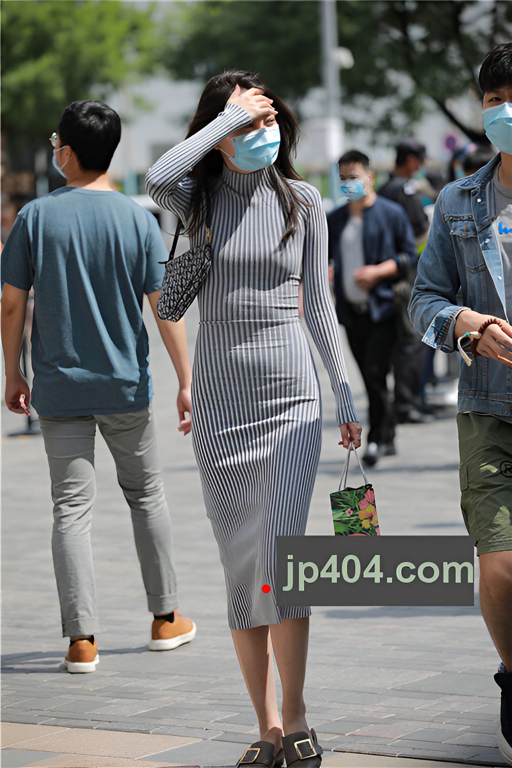 连体包臀长裙美女(75P)[1.03G/JPG]