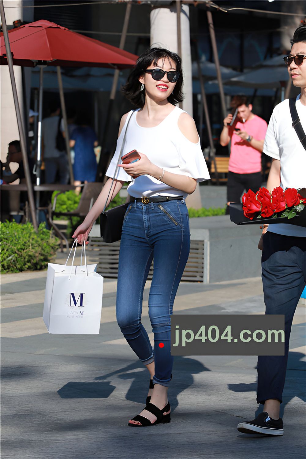 牛仔紧身裤美女(21P)[160M/JPG]