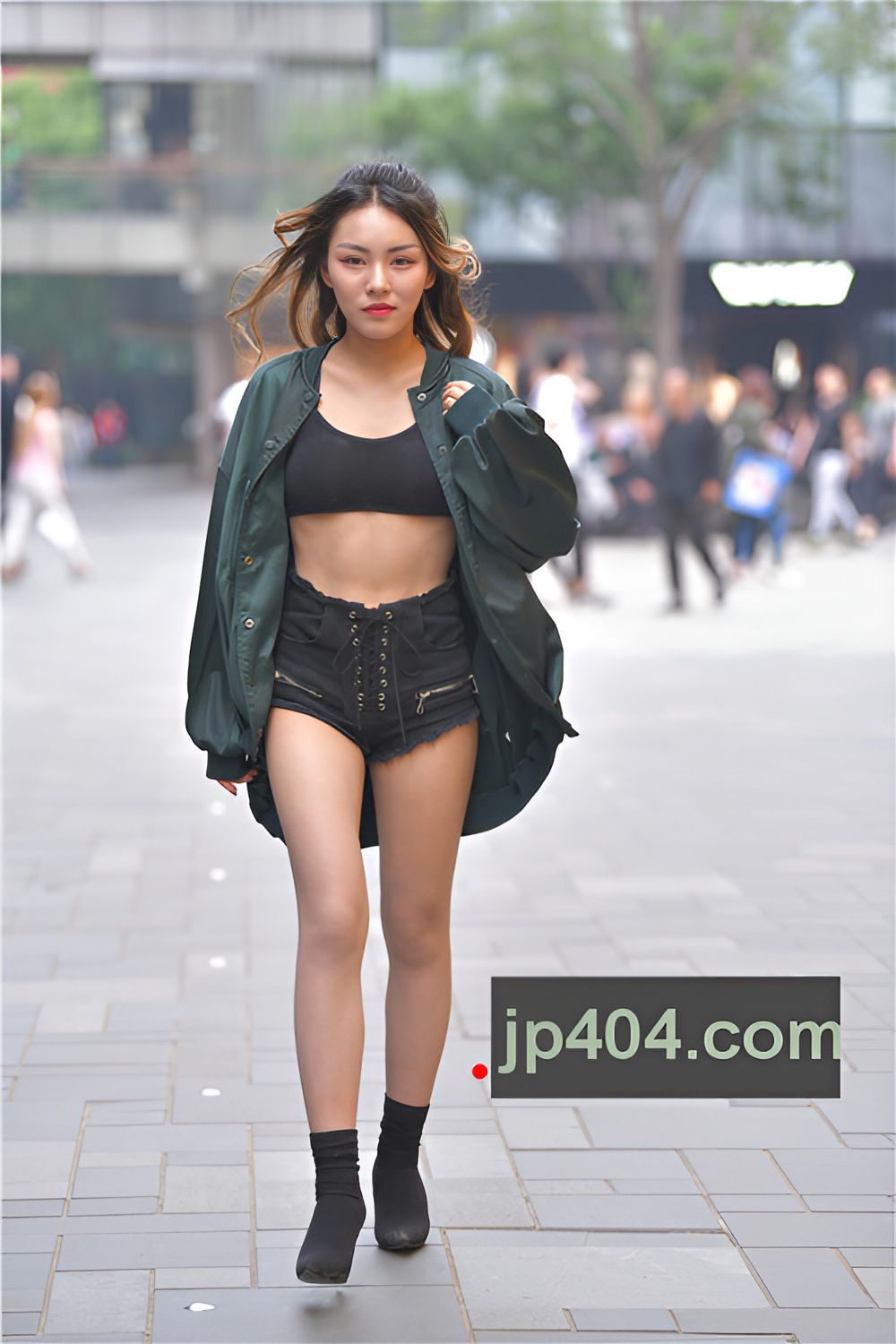 黑色热裤月牙小妹(24P)[570M/JPG]