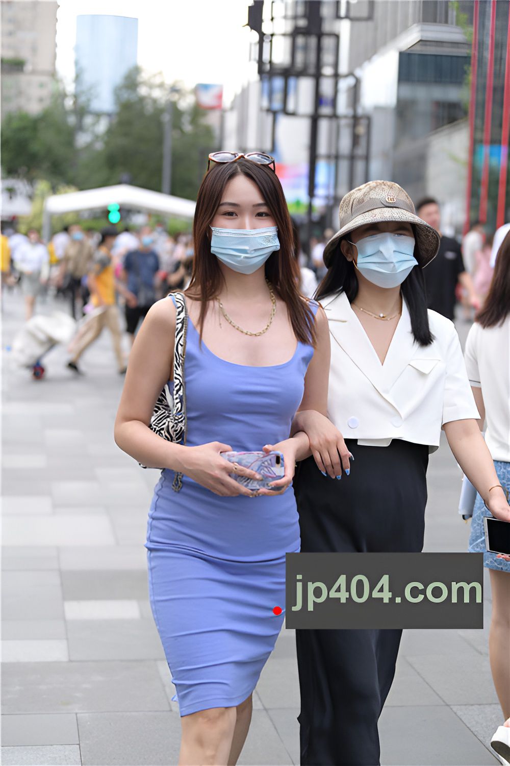 蓝色连体裙美女(47P)[1.02G/JPG]