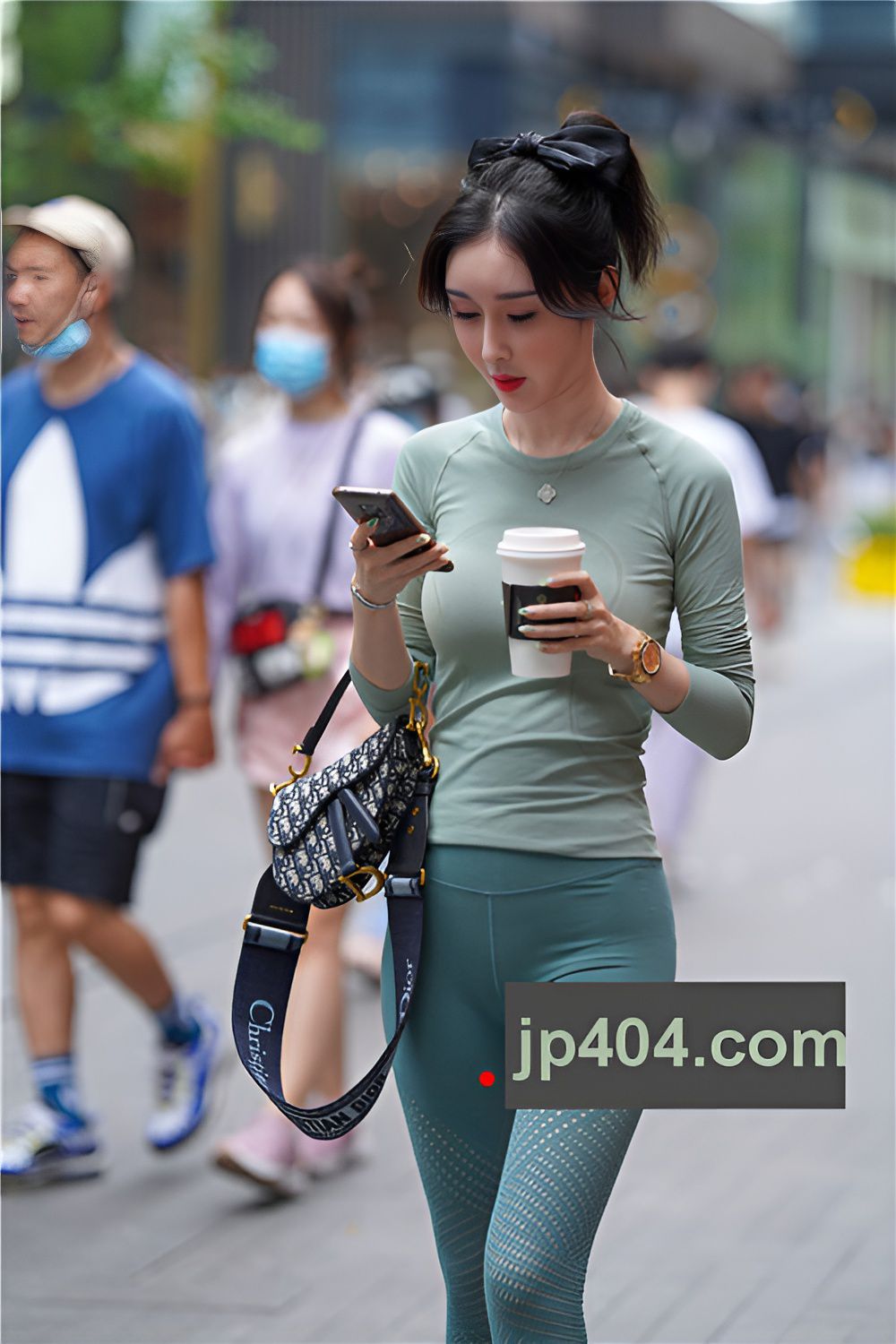 漂亮的瑜伽紧身裤美女(34P)[349M/JPG]