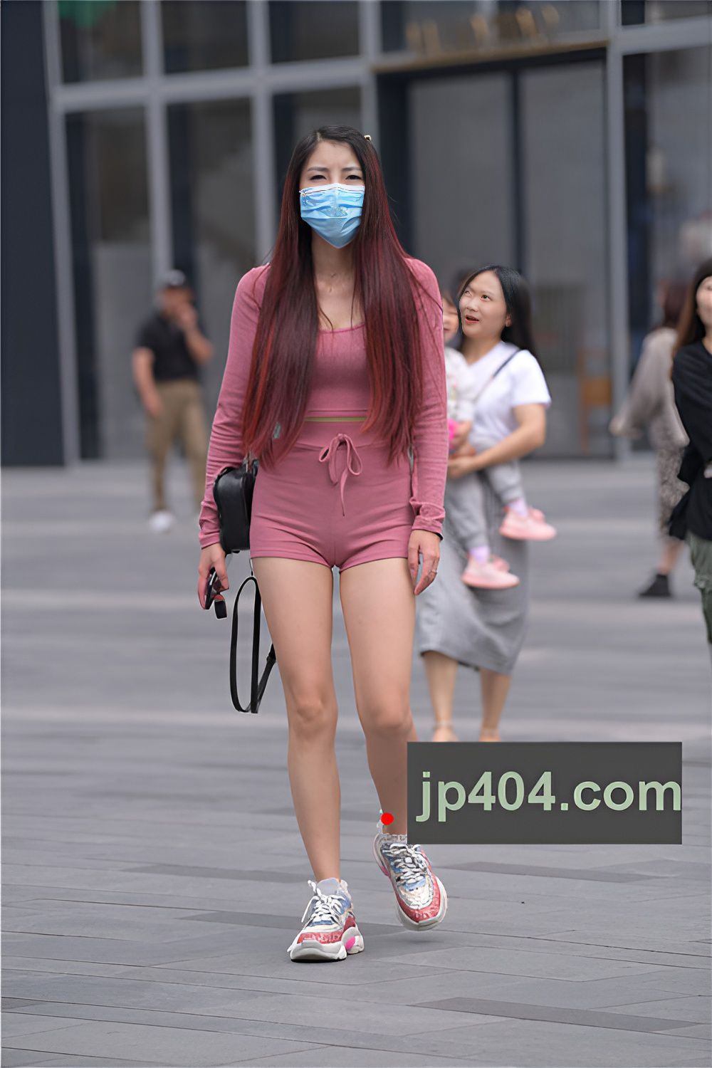 粉衣长发小姐姐(67P)[1.39G/JPG]