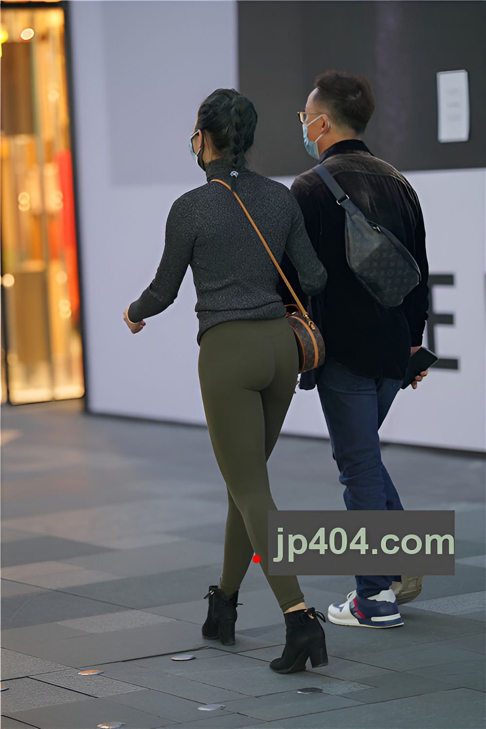 紧身裤妹子(45P)[445M/JPG]