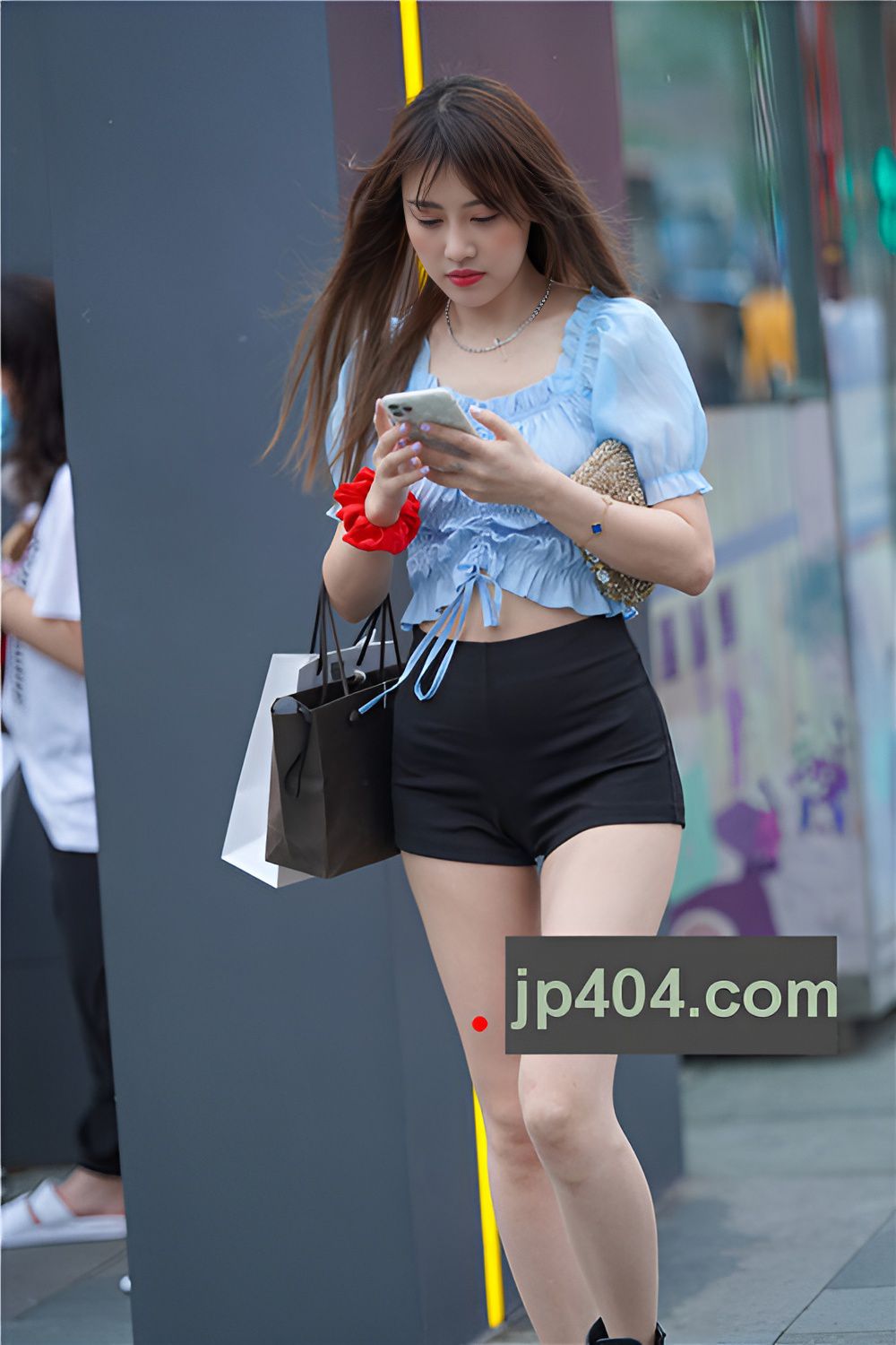 黑色短裤美女(51P)[512M/JPG]