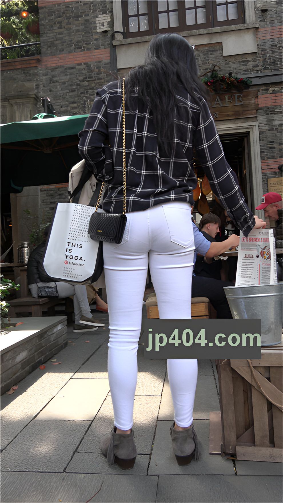 白色紧身裤女孩[2.16G/MP4]