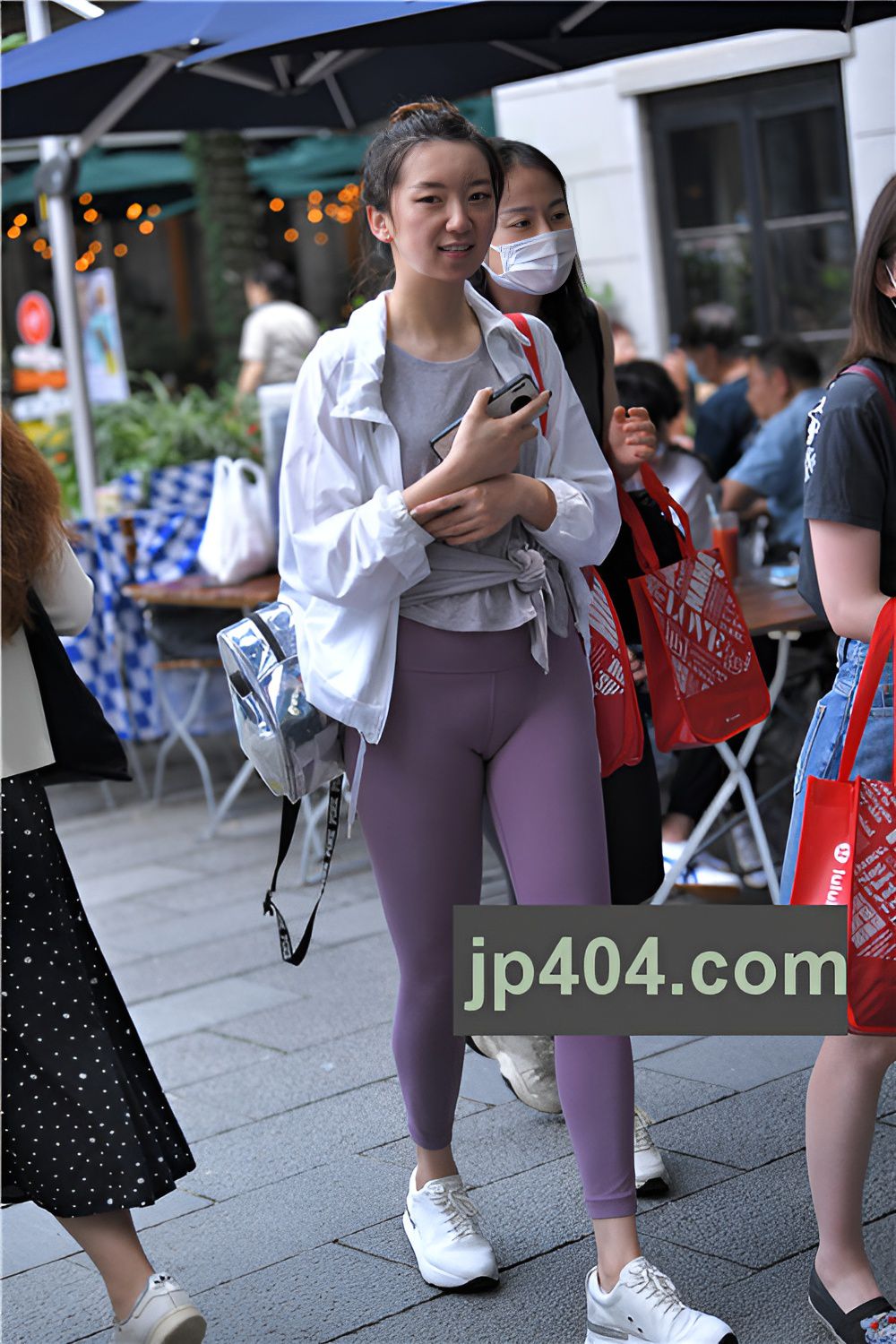 练瑜伽的紧身裤美女(48P)[1.15G/JPG]