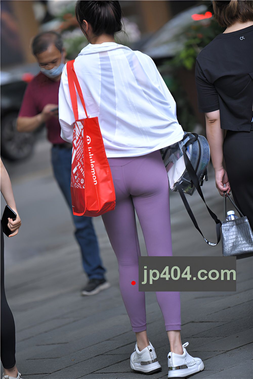 练瑜伽的紧身裤美女(48P)[1.15G/JPG]