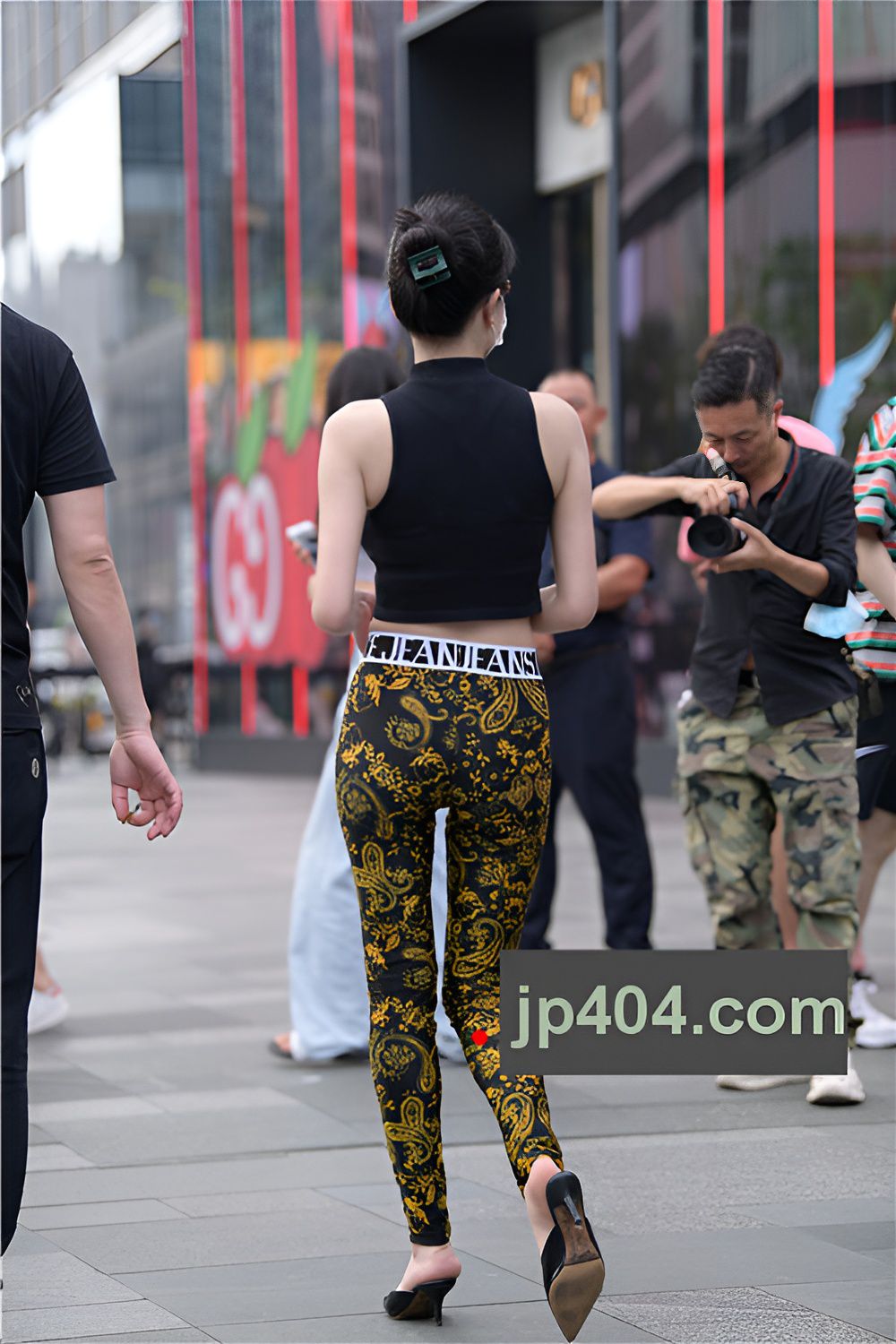 紧身裤美妇(84P)[1.83G/JPG]