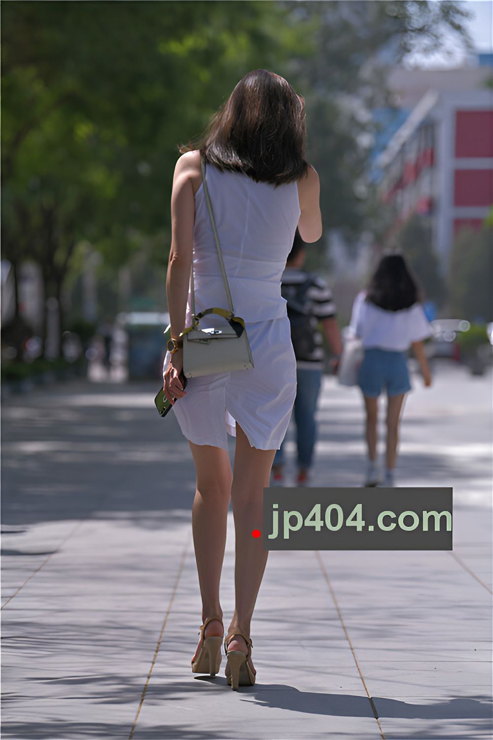 白裙美女(19P)[222M/JPG]