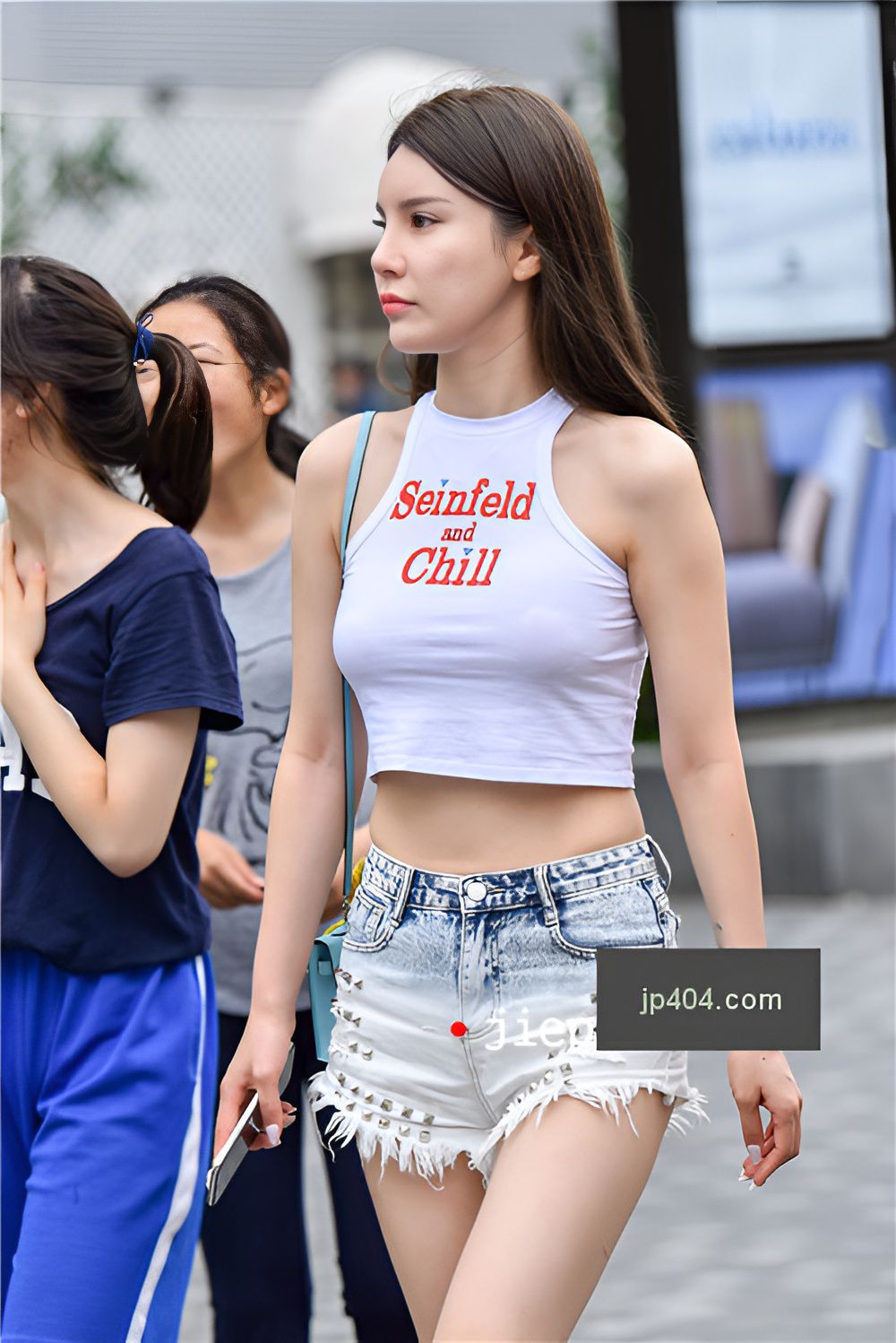 热裤月牙美女(33P)[367M/JPG]