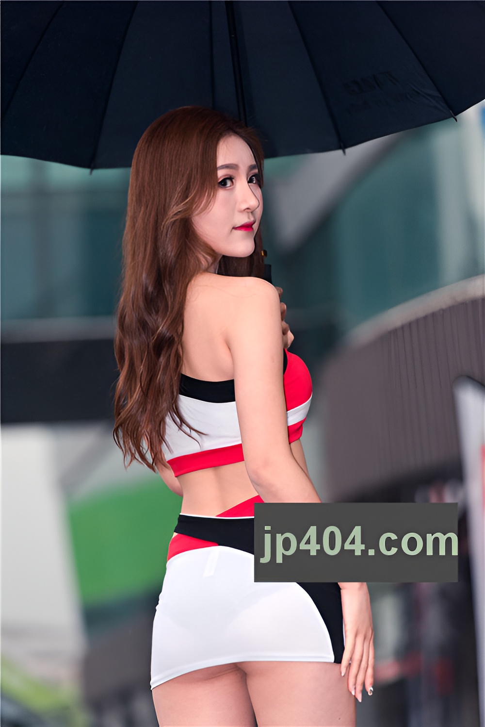 漂亮的车模小姐姐(46P)[402M/JPG]