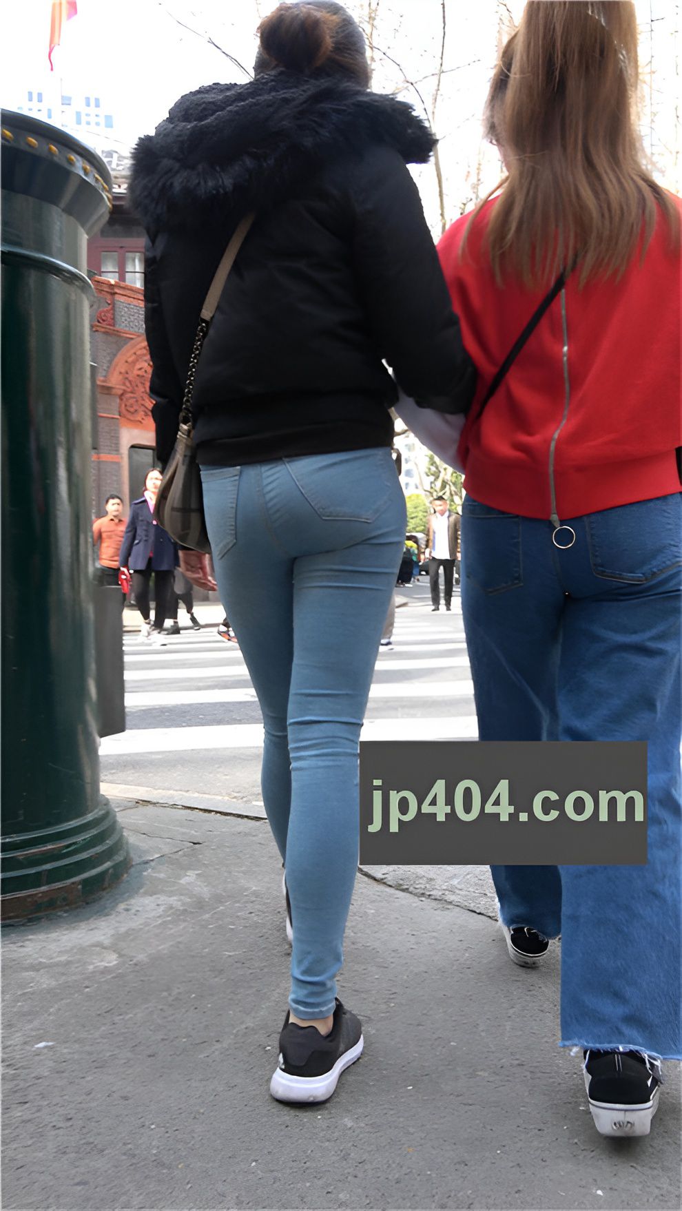 黑衣蓝牛妹子[2.31G/MP4]