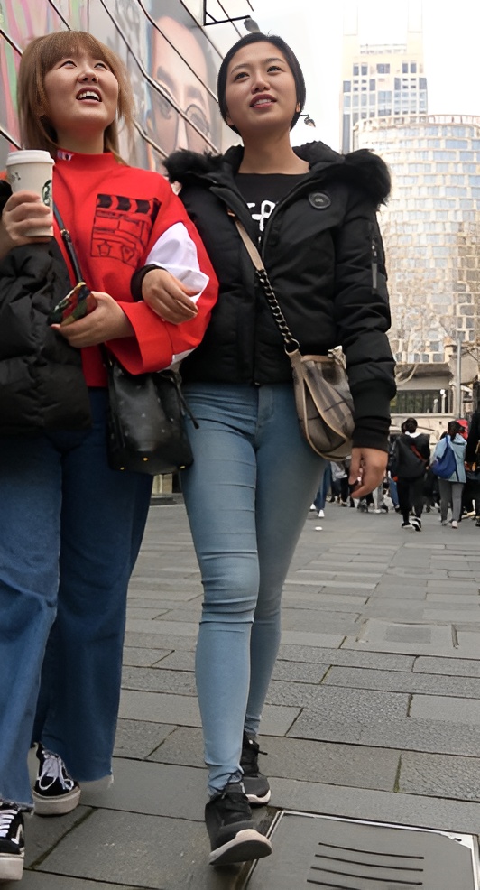 黑衣蓝牛妹子[2.31G/MP4]