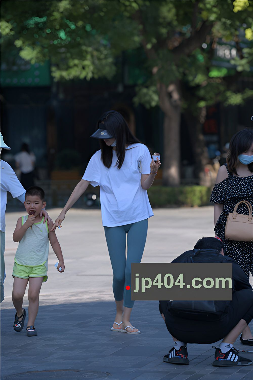 瑜伽裤美女(58P)[1.28G/JPG]