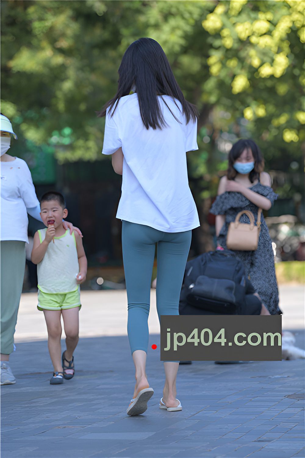 瑜伽裤美女(58P)[1.28G/JPG]