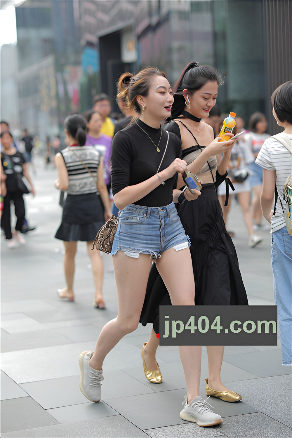 热裤女孩(52P)[399M/JPG]