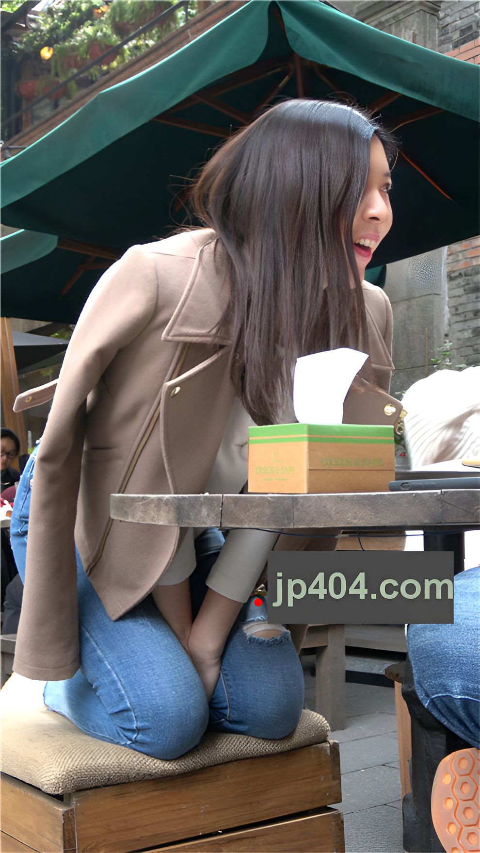 漂亮的牛仔裤小姐姐[2G/MP4]