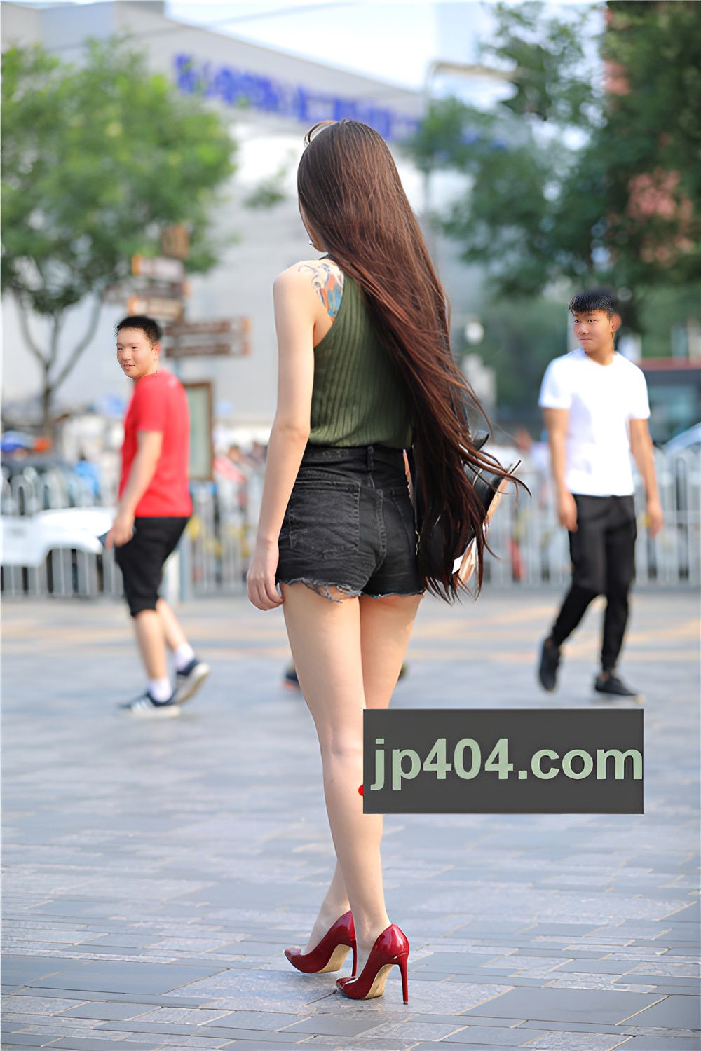 长发热裤月牙小姐姐(55P)[789M/JPG]