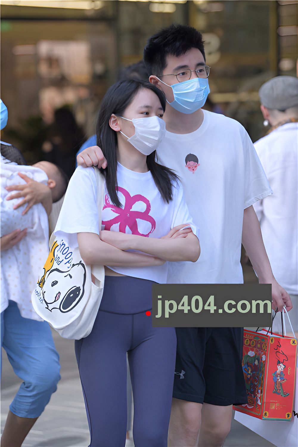 漂亮的瑜伽裤小姐姐(32P)[750M/JPG]