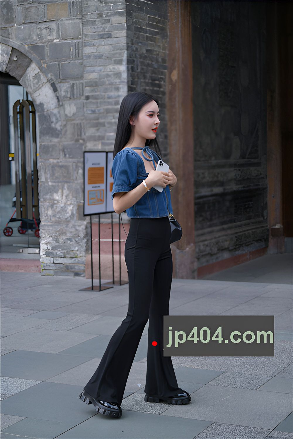 小巧玲珑的黑裤小姐姐(55P)[733M/JPG]