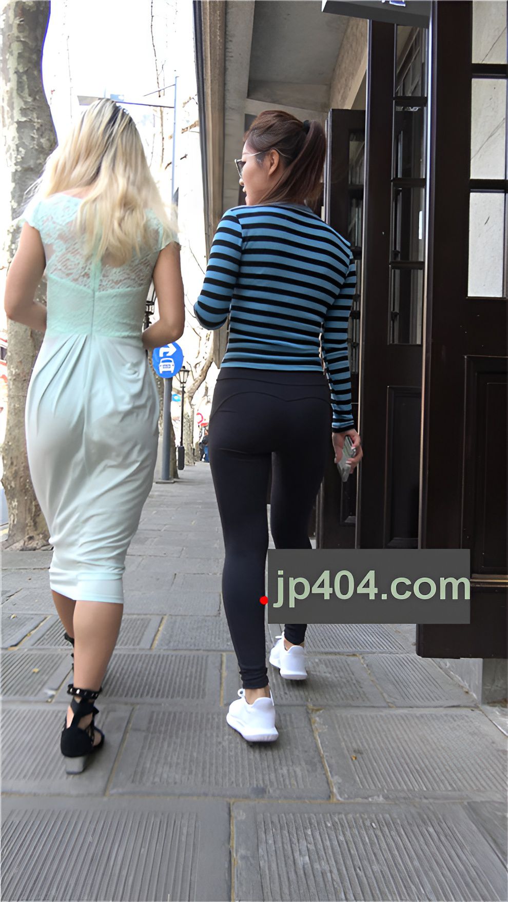 黑色紧身裤[2.64G/MP4]