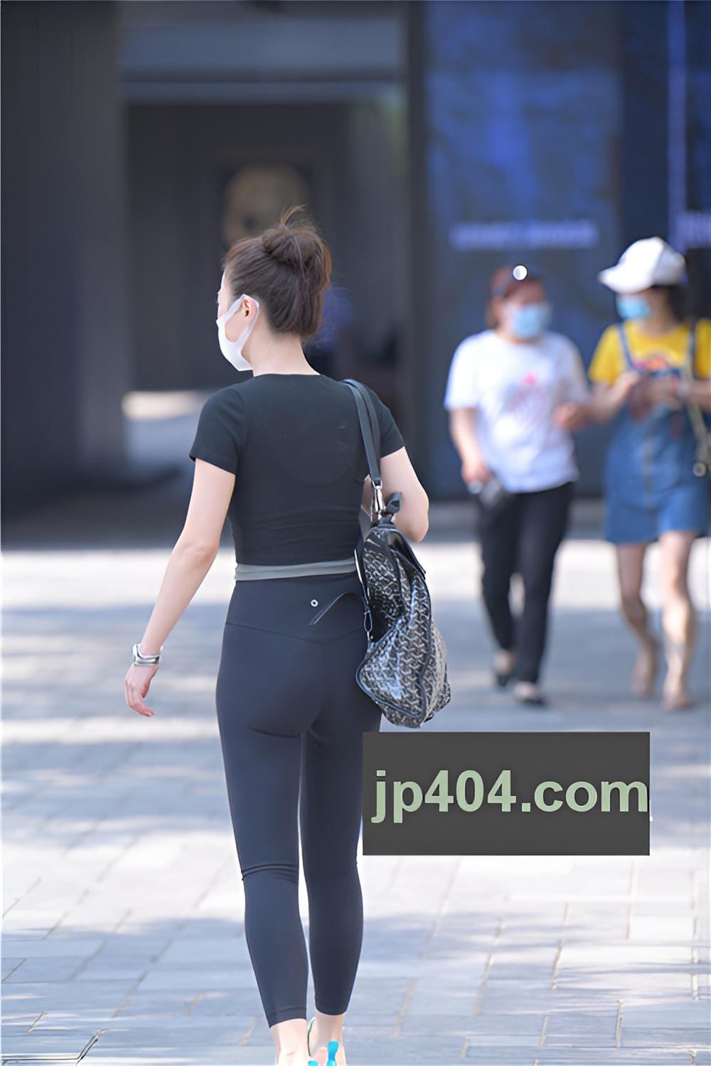 黑色瑜伽裤妹子(51P)[1.14G/JPG]