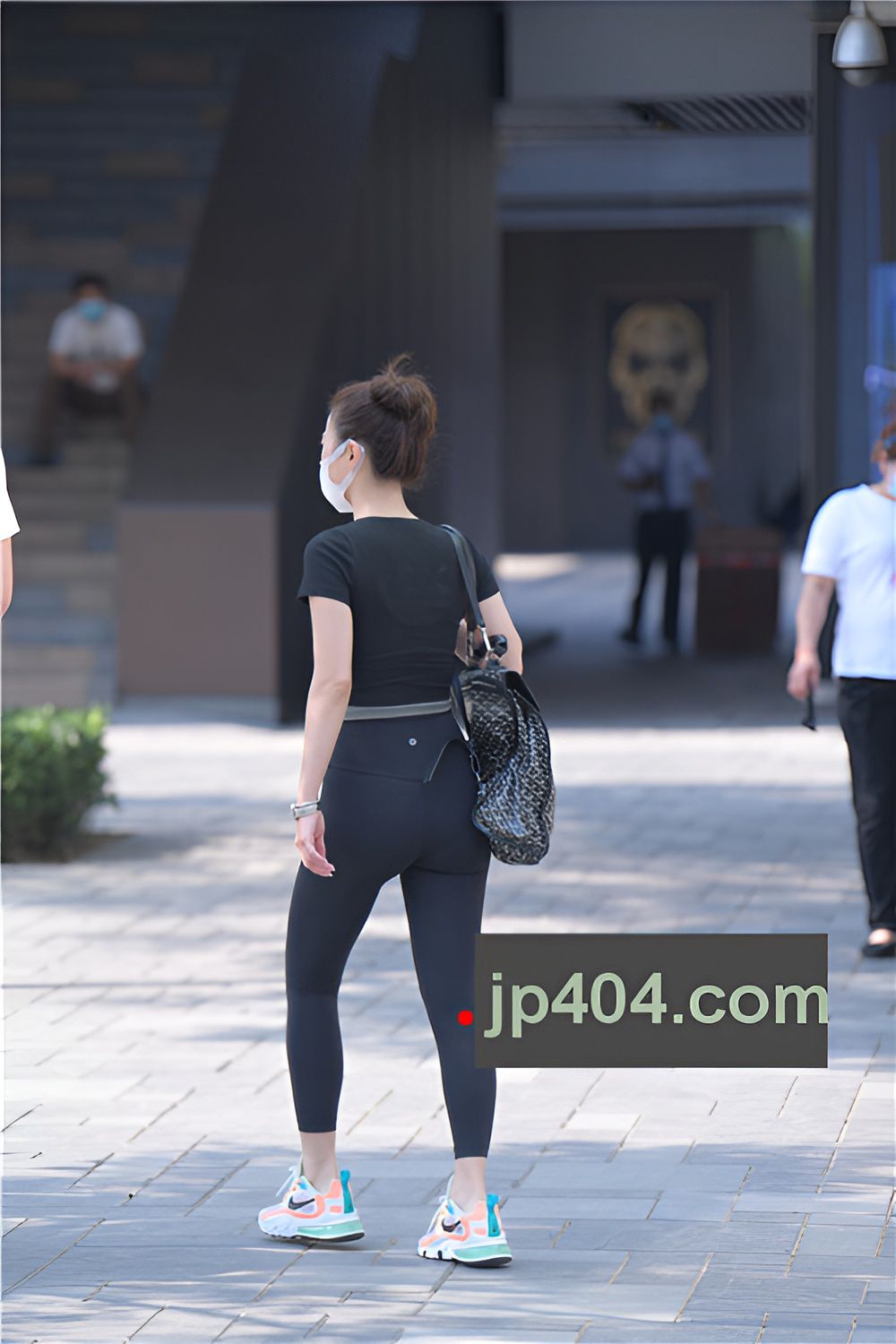 黑色瑜伽裤妹子(51P)[1.14G/JPG]